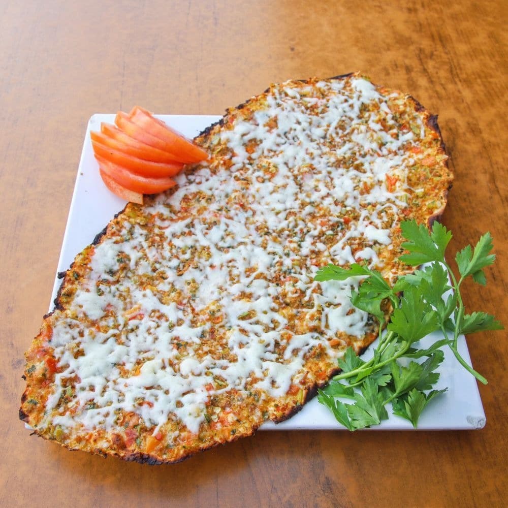Kaşarlı Lahmacun